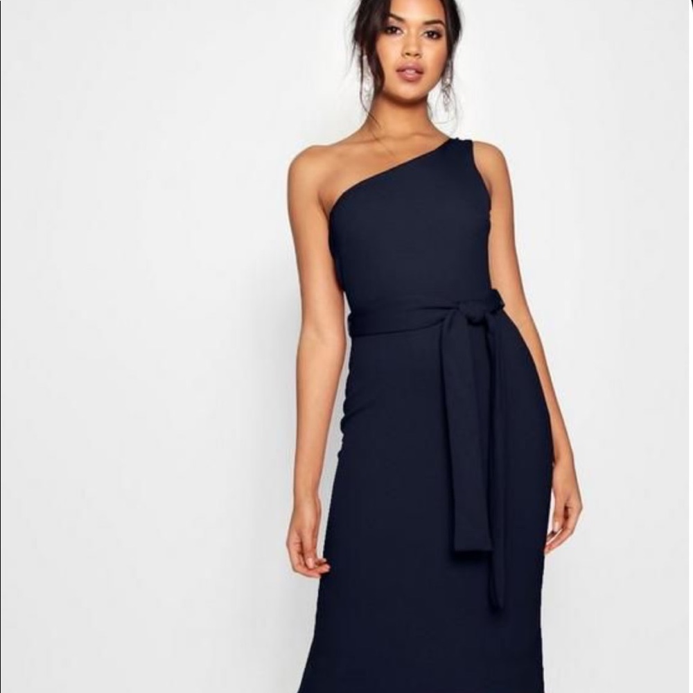 Asymmetrical One Shoulder Crepe Midi Dress Black